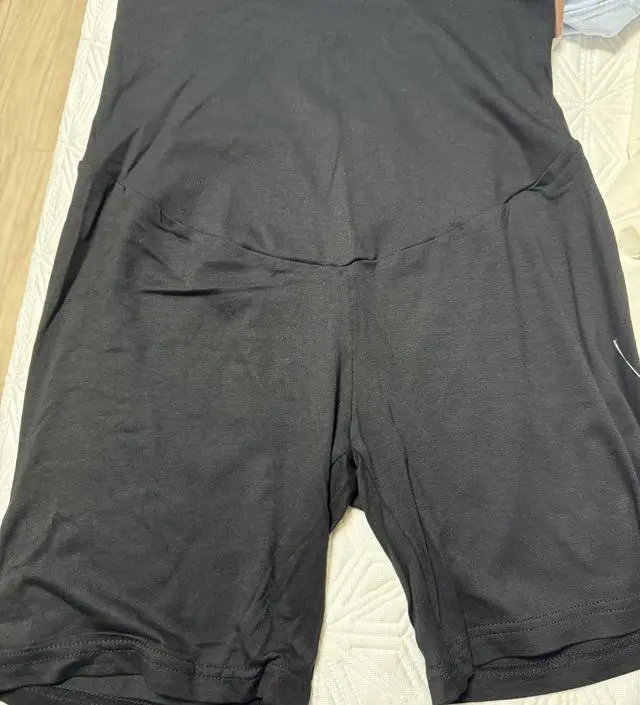 지금은 초기라서 프리 사이즈 입고 배 좀더 나오면 XL 사이즈 입으면 딱 좋을것같아요 