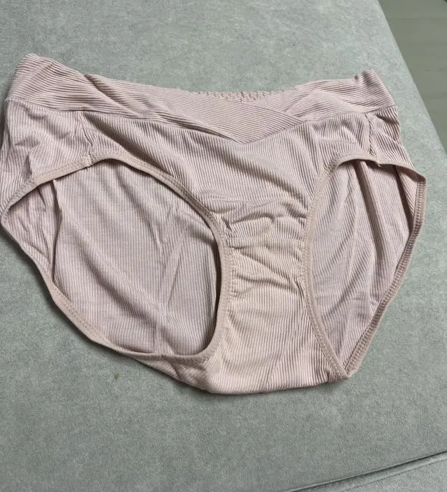 너무 만족하면서 사용하고 있습니다 편하고 땀 많이나도 안 끼고 딱 좋네요 배 위로 올