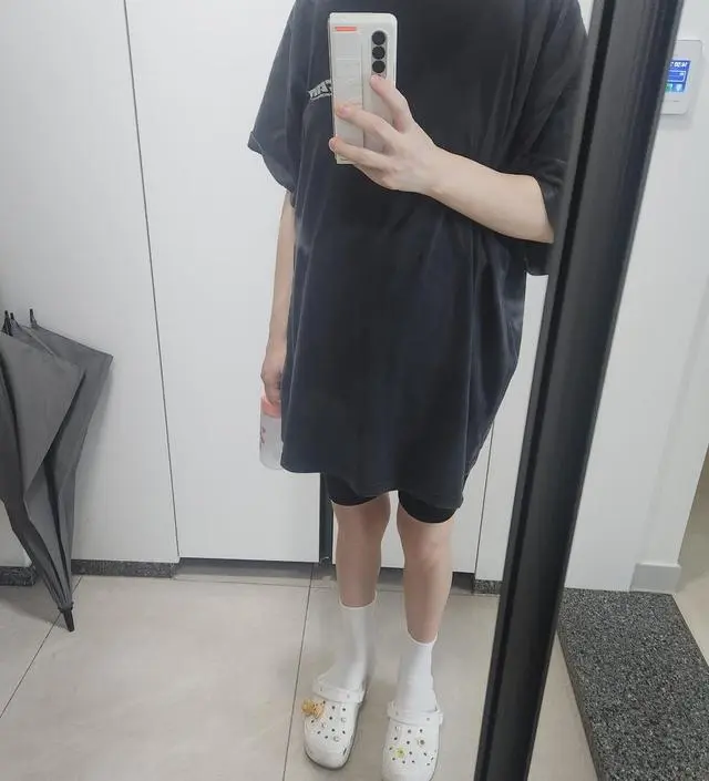 완전 여리여리 한 원단이라 편하게 잘입고 있어요~ 늦은후기 남깁니다"^^ 