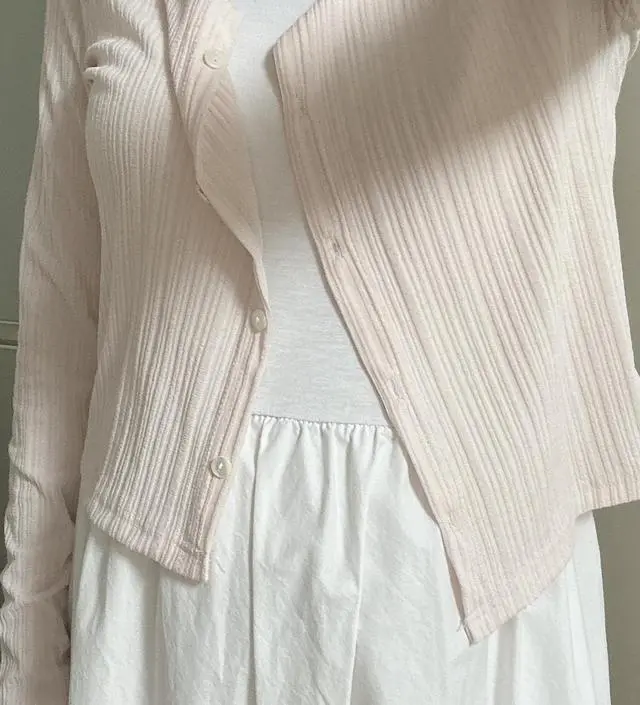 여름 화이트 너무 잘 입고 태교여행 다녀왔습니다. 위에는 나시 꼭 입어야하고(비침!) 