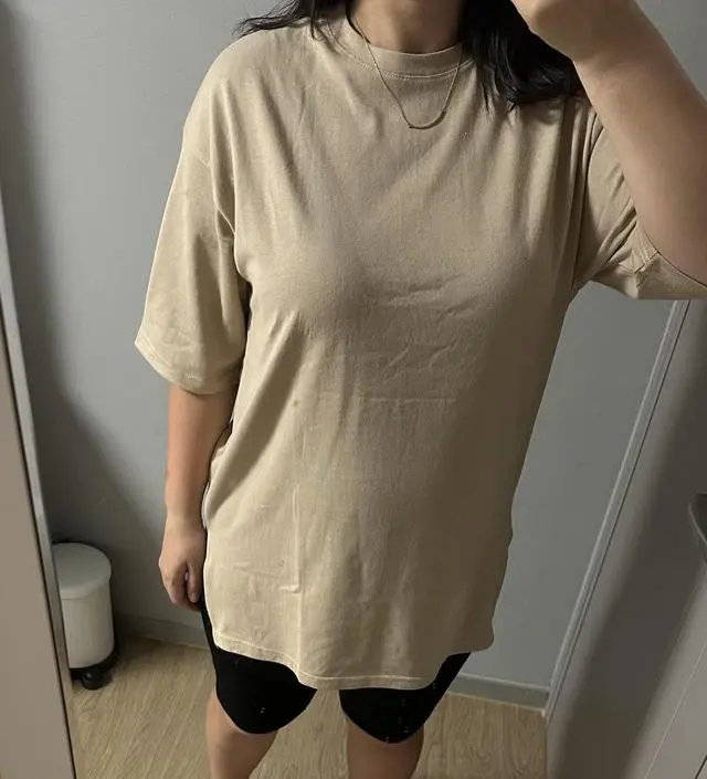 라벤더 사고 싶었는데 품절이라 베이지했는데 이것도 맘에 들어요~~ 트임 있어서 활동 