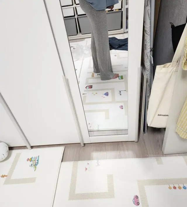 집에서 잘 때, 홈웨어로 입으려고 샀는데 2개 길이가 조금씩 달라요~ 회색은 좀 길고 라