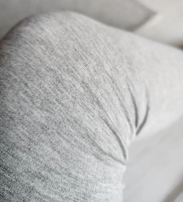 조리원에서 입으려고 구매했어요. 여름용인만큼 얇고 시원한감이 있는 소재이지만 착용