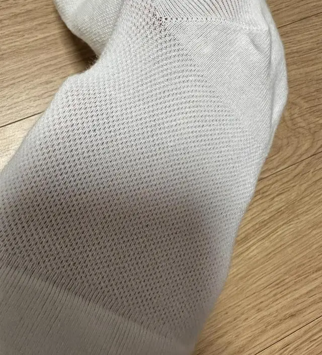 여름에는 메쉬가 좋은것 같아요~. 압박이 안되서 평하네요 