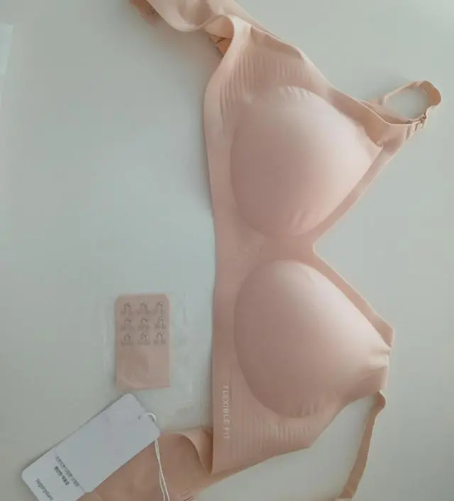 연장후크도 있고 생각했던것보다 훨씬편해서 후기까지 넉넉히 입을것 같아요!!! 소임에