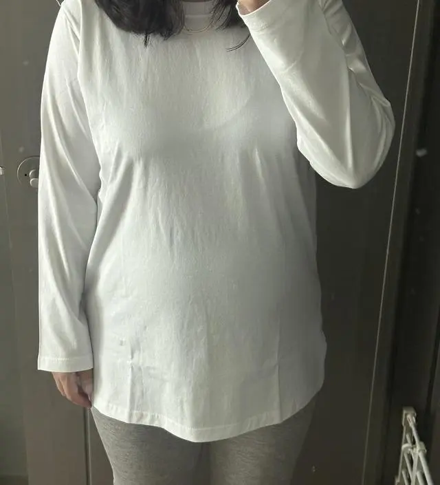 루즈핏 화이트 먼저 구매하고 면도 좋고 탄탄해서 다른색도 추가로 구매하고 싶은데 핏