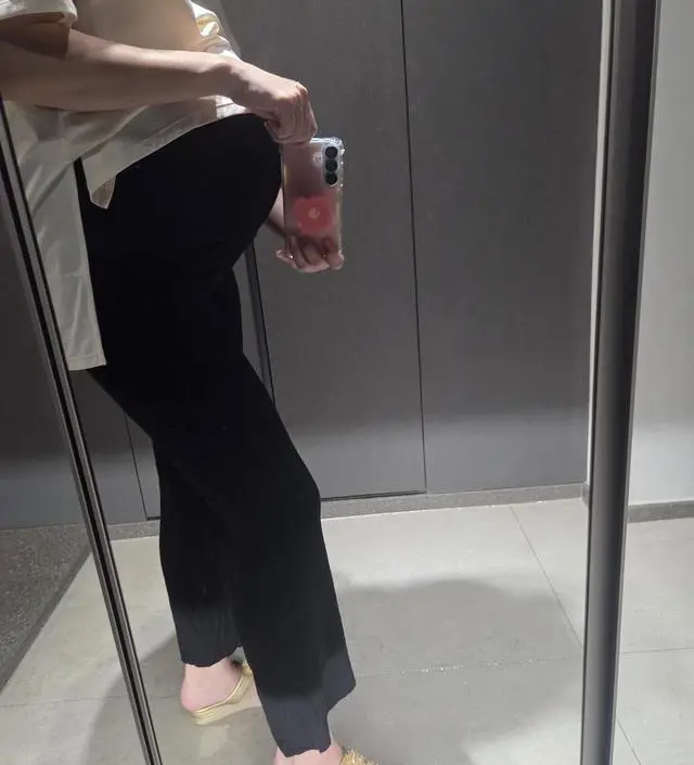 조리원 준비물로 요가바지가 있어서 급하게 주문했는데 와 신축성 짱 좋네요!! 안입은거