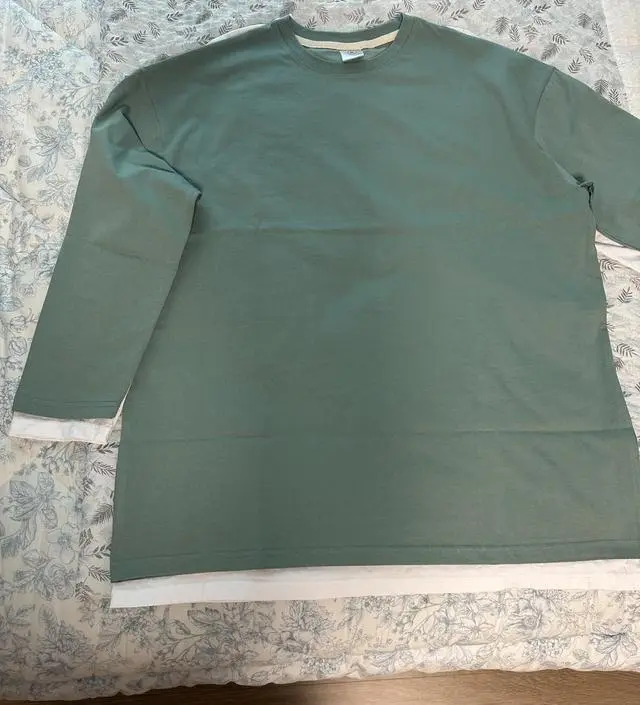 루즈핏 사보고 맘에 들어서 추가로 구매하는 건데 총기장이랑 팔길이가 좀 줄었네요 총