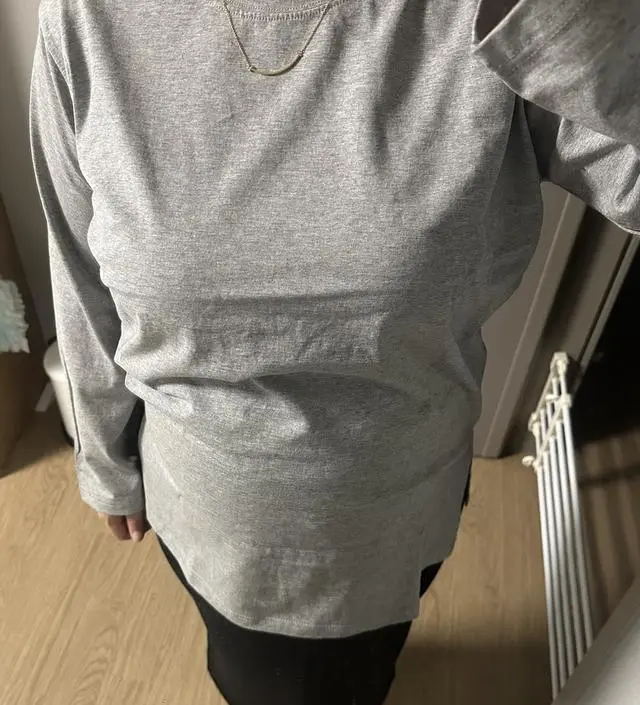 기본티는 목늘어짐 없는지, 허리선 안돌아가는지, 잦은 세탁에도 보풀이 안생기는 톡톡