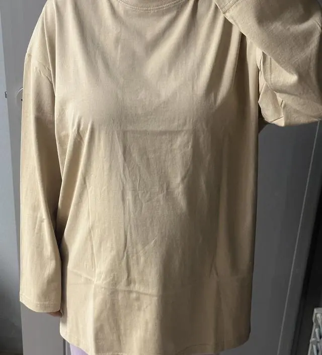 예쁜 베이지색입니다~ 레깅스에 입기 좋은 길이고 편하고 원단도 좋아서 만삭+산후조리