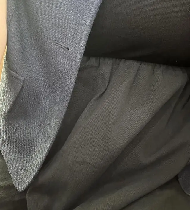 너무 편해요!!  길이도 제가 원한길이구 치마도 도톰하구 주머니까지있어요 ㅎㅎ 다른색