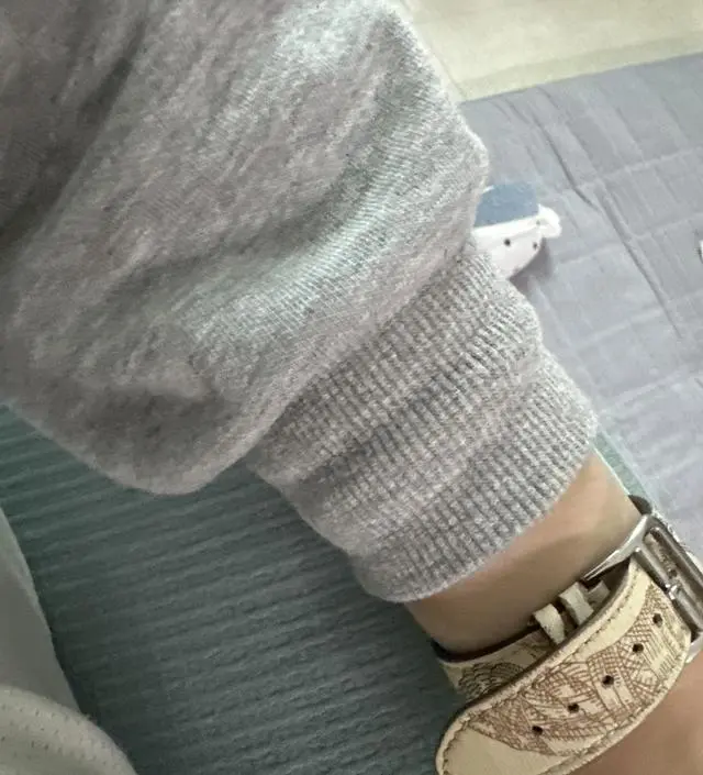 아기는 태열땨문에 에어컨 온도를 낮춰야하는데 저는 너무 추워서 구매했어요. 두께가 