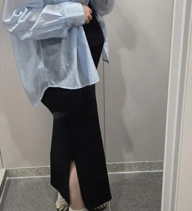 본투비 하체비만이라 H라인 치마는 꿈도 못꾸지만 임산부의 용기로 구매했습니다. 셔츠