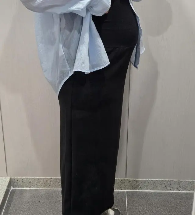 소재가 딱 출근룩으로 잘 어울리네요, 그동안 고무줄 나이롱 바지만 입고다녀서 너무 한