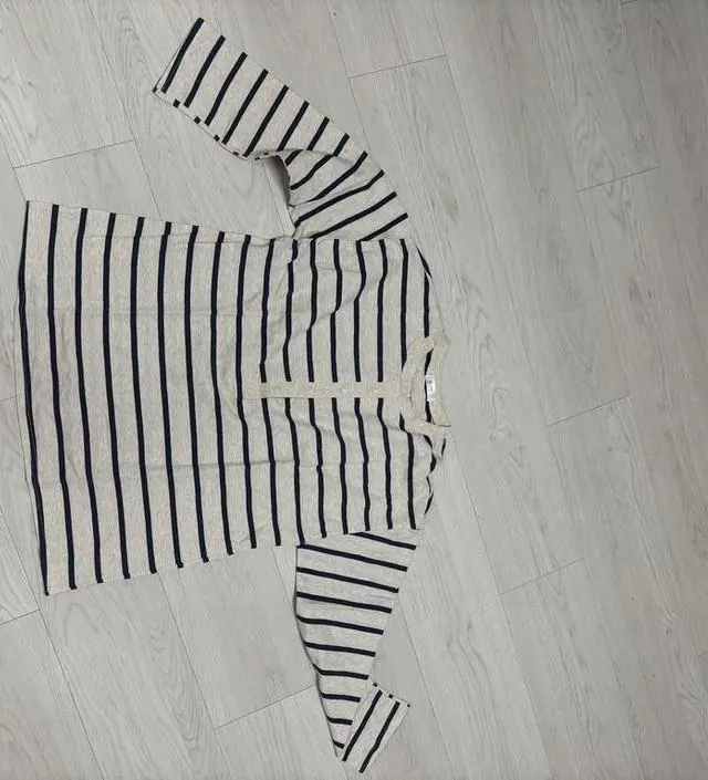 귀엽습니다 간절기 옷으로 구매해봤어요 따뜻한 느낌
