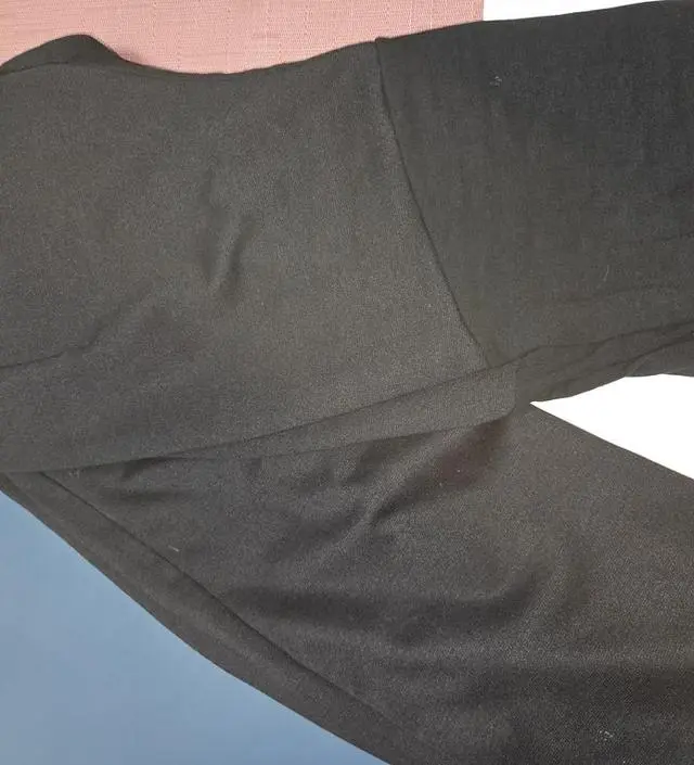 쌍둥이맘입니다~둥이라 그런지 배가 일찍 나오기 시작해서 얼른 구매했어요ㅎㅎ 바지 쫙