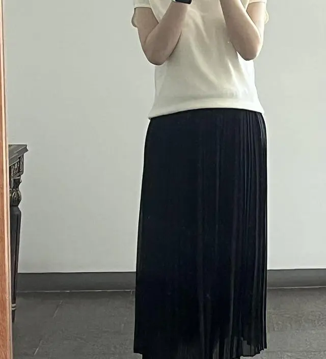 오랜만에 제 원래 스타일의 옷을 찾았어요. 워낙 반목 니트 좋아하는데 임신기간중에 포