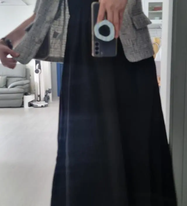 경조사에 편하게 입으려고 샀어요~ 무난하니 괜찮습니다