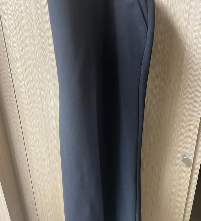 편해요! 167cm 키에 살짝 긴 느낌인데 아직 배가 덜 나와서 흘러내려 그런 것 같아요 소