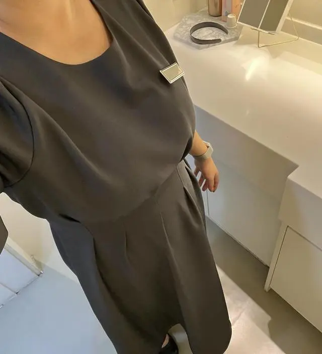 직장 유니폼으로 입으려고 구매 했는데 정말 완젼 대 만족입니당 ㅎ ㅎ 비싼편이 아니라