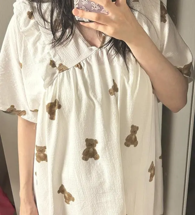 임신 30주에요. 원피스 잠옷 찾아보다가 디자인 너무 예뻐서 구매했어용 !!! 배 많이 나