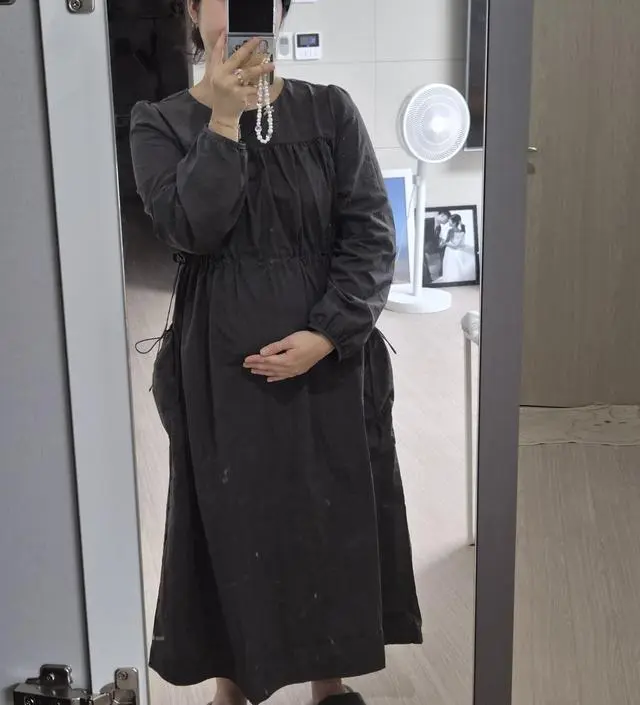 셔링들어간 옷을 좋아해서 일단 구매했는데 재질 단단해서 좋고 주머니포켓이 너무 귀여