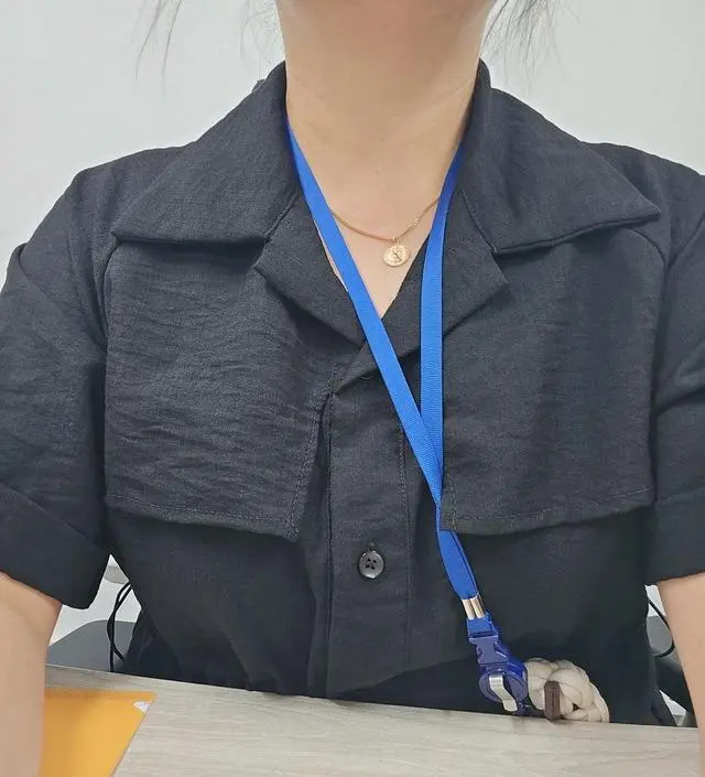 블랙이라서 날씬해보이는효과있어요.
