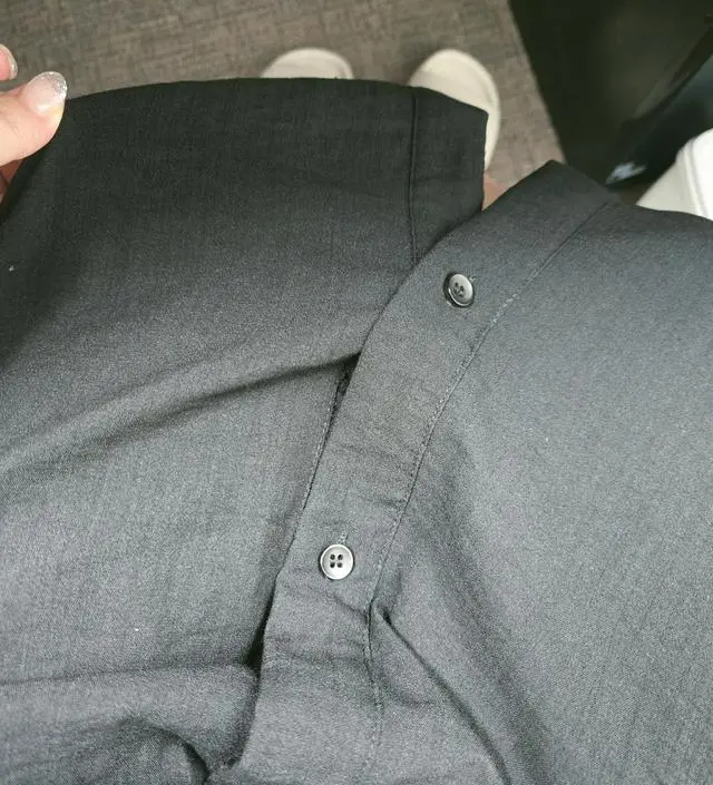 블랙이라서 날씬해보이는효과있어요.
