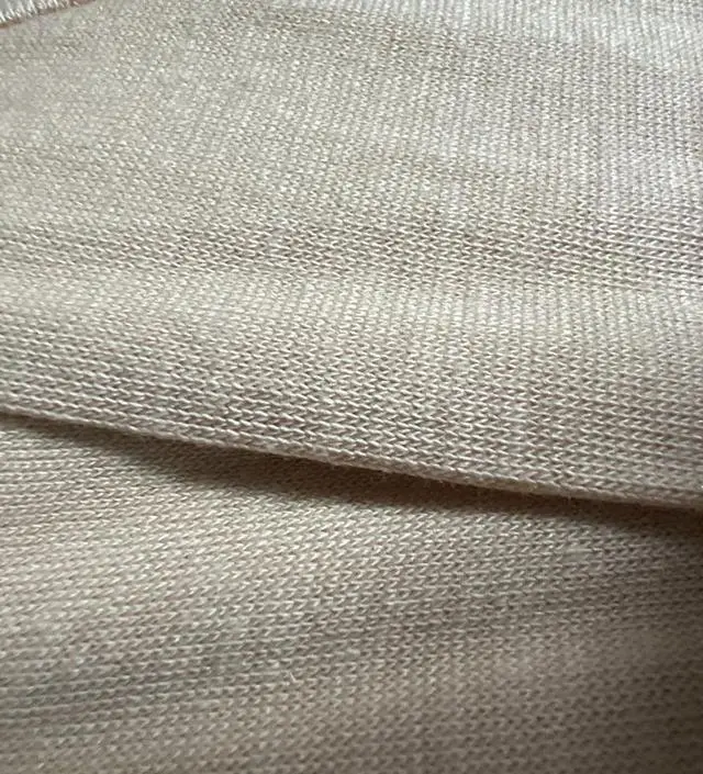 출산 후인데 편하게 잘 입고 있어요
