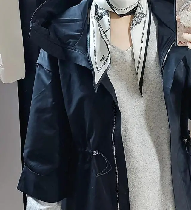 아방하고 예쁜 루즈핏이고 배를 잘 덮어줘서 좋아요.
