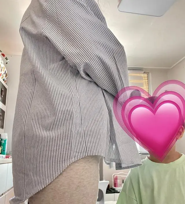 길이가 좀 더 길어서 레깅스랑 입어도 좋을것 같은데 저한텐 조금 아쉽지만 핏이 이쁘고