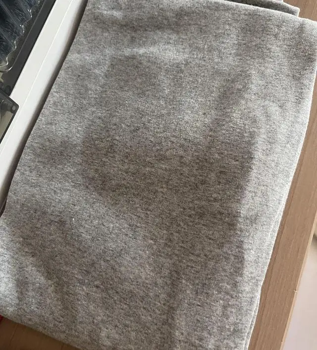 키작맘 안사고 그냥 L로 샀는데, 아주 조금 크지민 편하게 만삭까지 입을 수 있을것 같