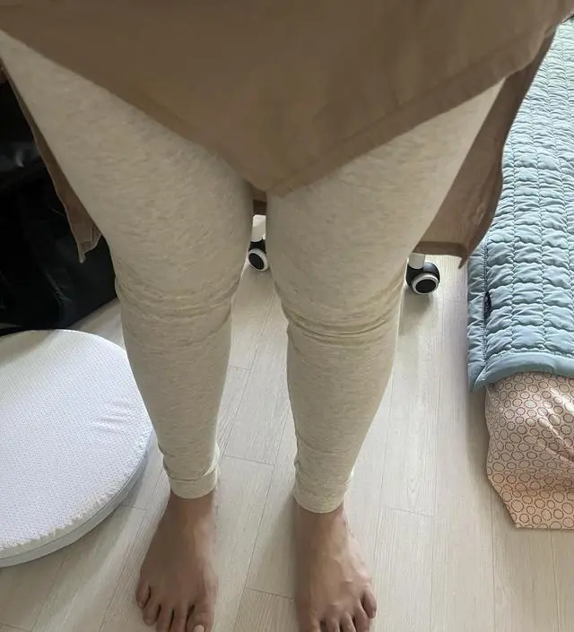 키작맘 안사고 그냥 L로 샀는데, 아주 조금 크지민 편하게 만삭까지 입을 수 있을것 같