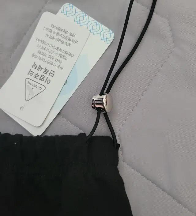 162인데 꽤 길어요. 주머니 없는 게 아쉽지만 줄조절을 할 수 있어서 엄청 편하네요. 두