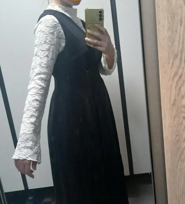 소재가 시원하고 신축성이 매우 좋아서 편하게 입기 좋을것 같아요!! :)