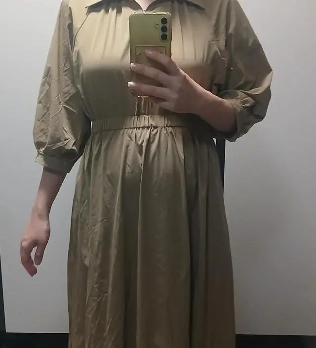 소재도 탄탄하고 시원해서 초가을같은 요즘 날씨에 입기 좋을것 같아요! 어깨라인도 깔