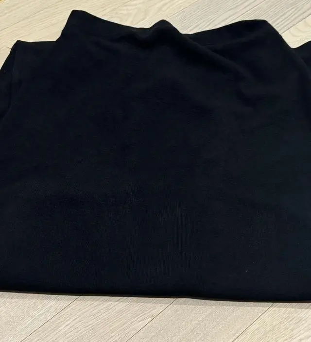 편하게 입으려고 라지로 구매했는데 넘 편하고 좋아요~