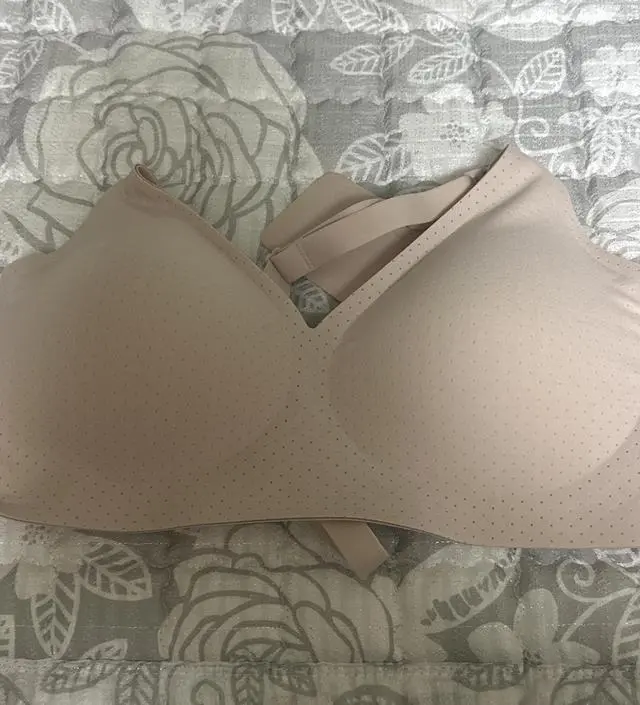 속옷이라 착용하고찍기가 뭐해서;; 출산후 수유브라 입으려고 샀어요. 근데 재질 좋아서