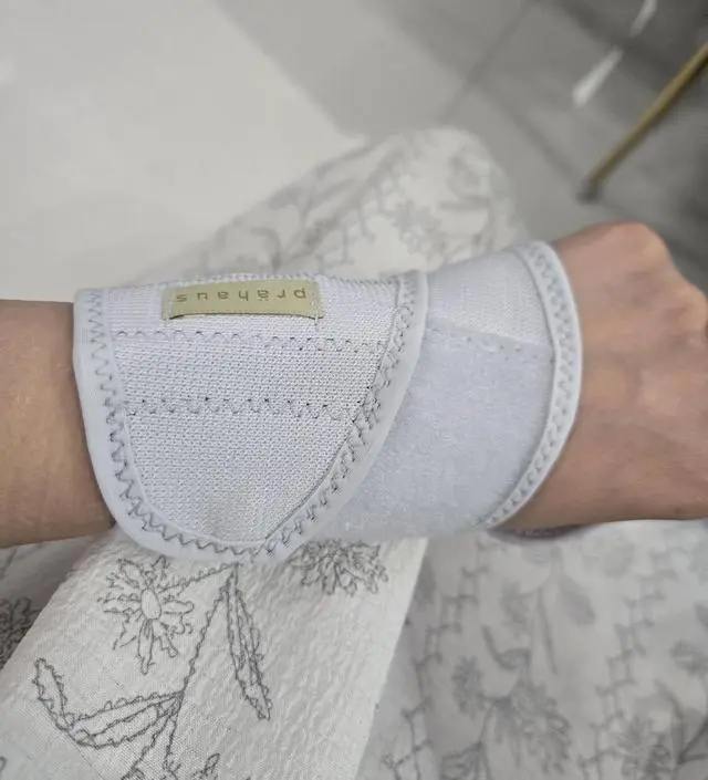 손목을 제대로 지지해줍니다
