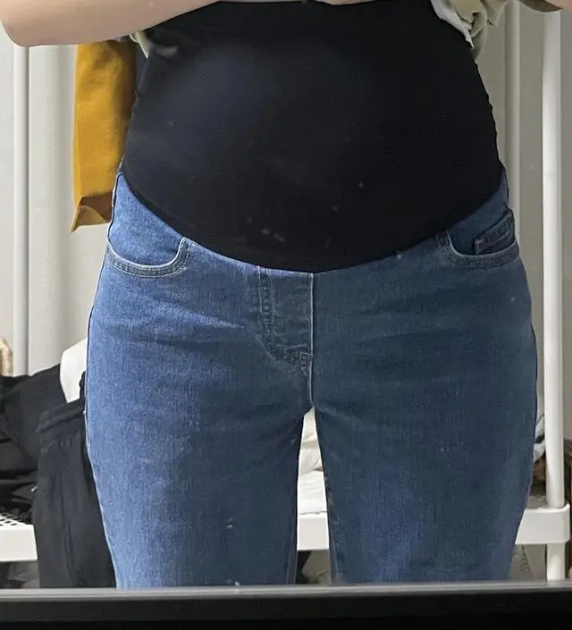 18주입니다. 적당히 딱 맞아서 지금은 핏이 예쁭데 만삭때는 잘 모르겠어요. 임신 중기