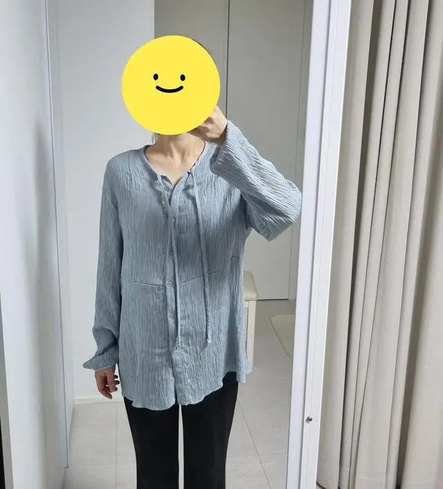 33주 배 많이 나온 임산부입니다. 찰랑거리는 소재로, 입기 편합니다:) 재질좋고 예뻐요