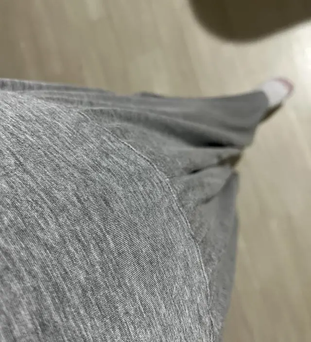 완전 찰랑한 소재로 잘 늘어나고 배까지 부드럽게 감싸줘서 좋아요! 요가 할 때 뿐만 아