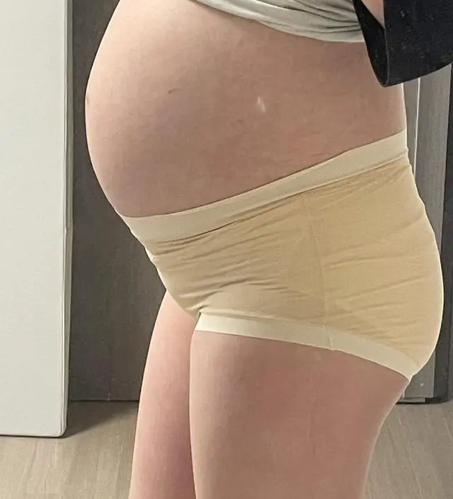 임신 36주 70kg인데 잘 맞아요! 살도 많이 찌고 배도 엉덩이도 커졌는데 팬티가 신축성