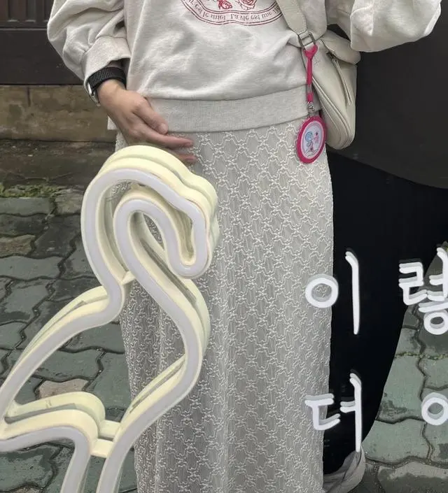 맨투맨티에 받쳐입어도 이쁘고 셔츠코디도 좋아요