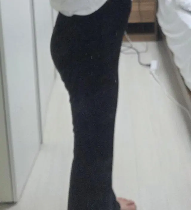 핏이 너무 예쁘고 편해요~ 몸무게 40후반이라 s샀는데 그다음 사이즈 샀어도 됐을것같아