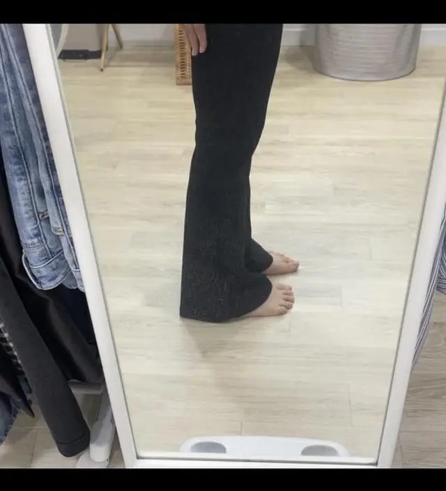 키가 작은편인데 일부러 신발신고 적당한 길이로 하려고 일반사이즈 샀더니 딱 좋아요!