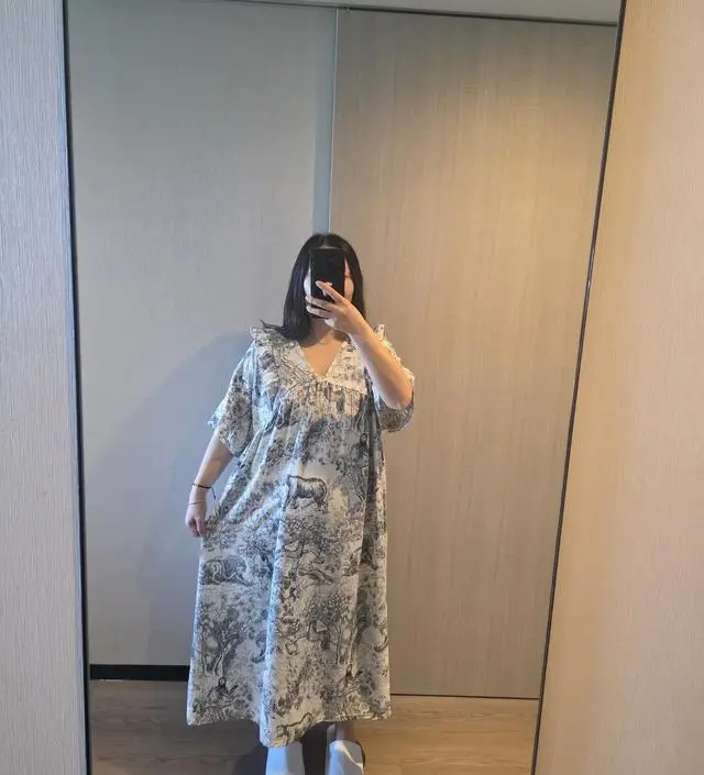 스판기는 없지만 엄청 여유있는 핏이예요. 재질도 좋고 잠옷으로 딱이예요
