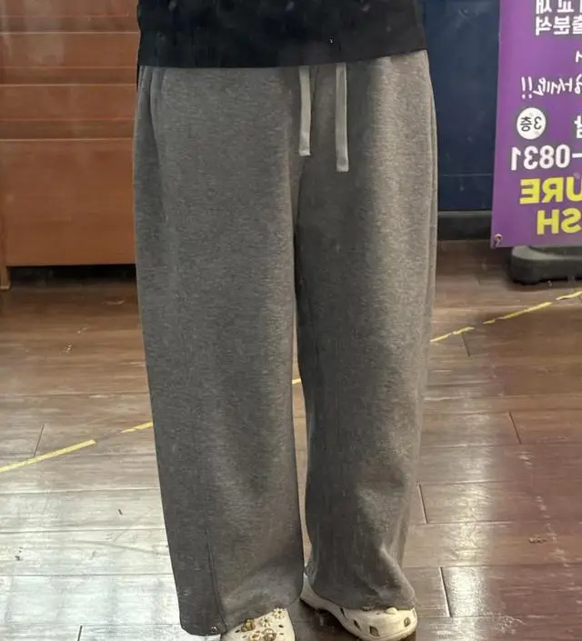 29주 8개월 임산부에요☺️ 있는 옷들로 두달정도만 버티면 되는데 ㅋㅋ 그러기에 날씨