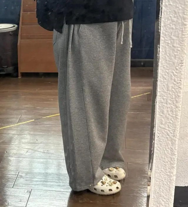 29주 8개월 임산부에요☺️ 있는 옷들로 두달정도만 버티면 되는데 ㅋㅋ 그러기에 날씨