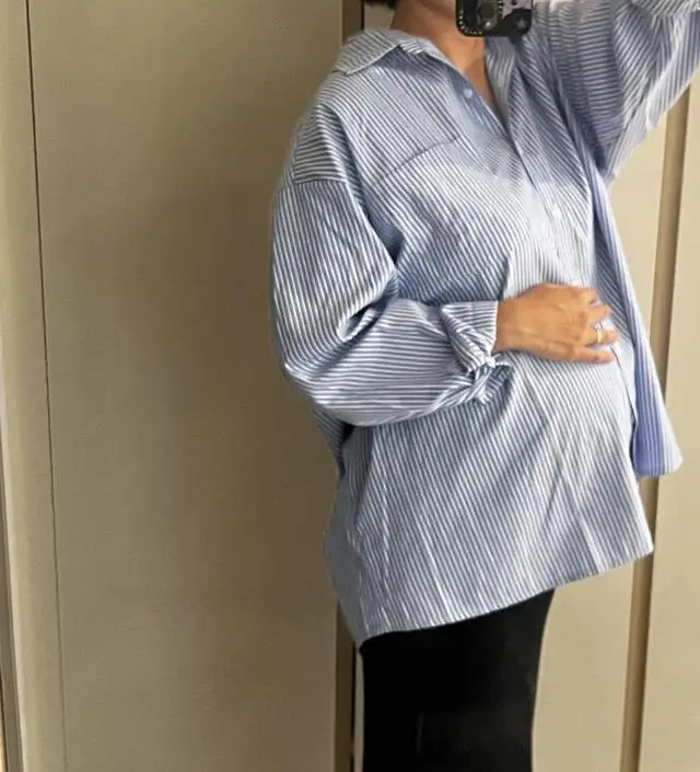 엄청 커서 엉덩이 덮고도 남아요! 얇아서 초가을까지 잘입을거같습니당 